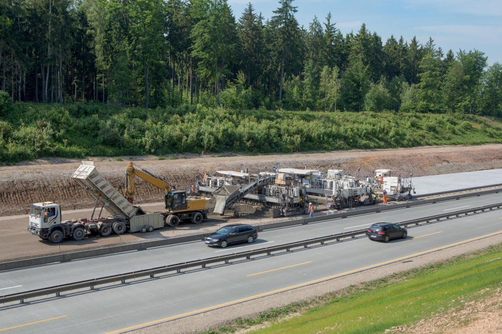 W_photo_Slipform-Paving_08288_HI.jpg